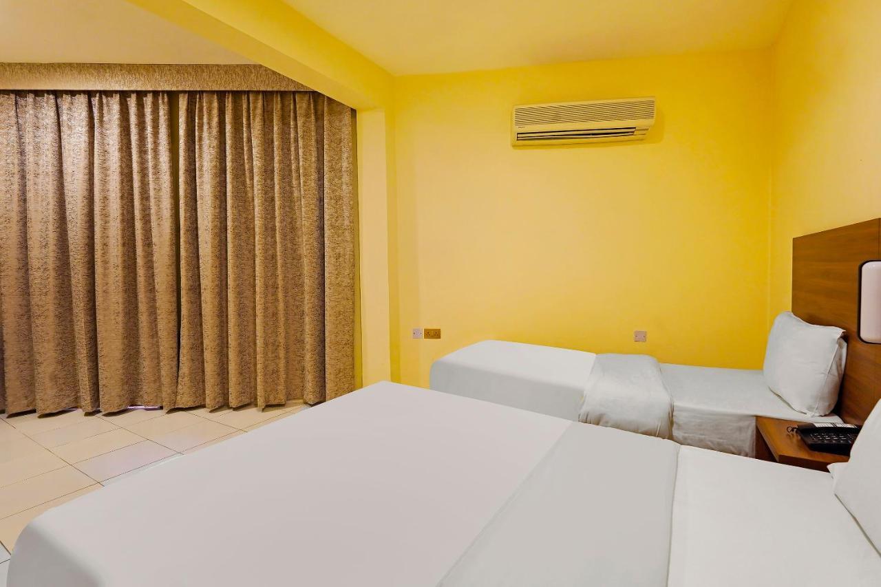 Oyo 925 Emirates Hotel Dubai Buitenkant foto
